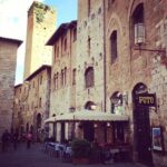Lisa Ray Instagram - #SanGimignano is renowned for its 'Tower Houses', a Medieval precursor to 'condos'. #Unesco #Sienna #InsightItaly #DolceVita