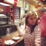 Lisa Ray Instagram - #Travelista quintessential Italian moment at #Autogrill. #italianRoadTripping