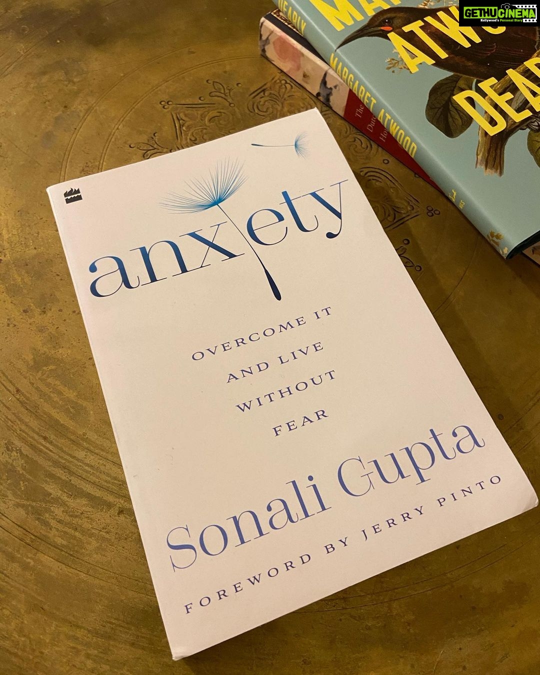 Lisa Ray Instagram - Thank you @mentalhealthwithsonali for sending a copy of your galvanising wake up call of a book. Everyone needs to understand how to identify and manage our triggers and ‘inner critics’ while re-examine irrational beliefs and emotional states in an empathetic way. Thank you @mentalhealthwithsonali for an absurdly well timed guide.