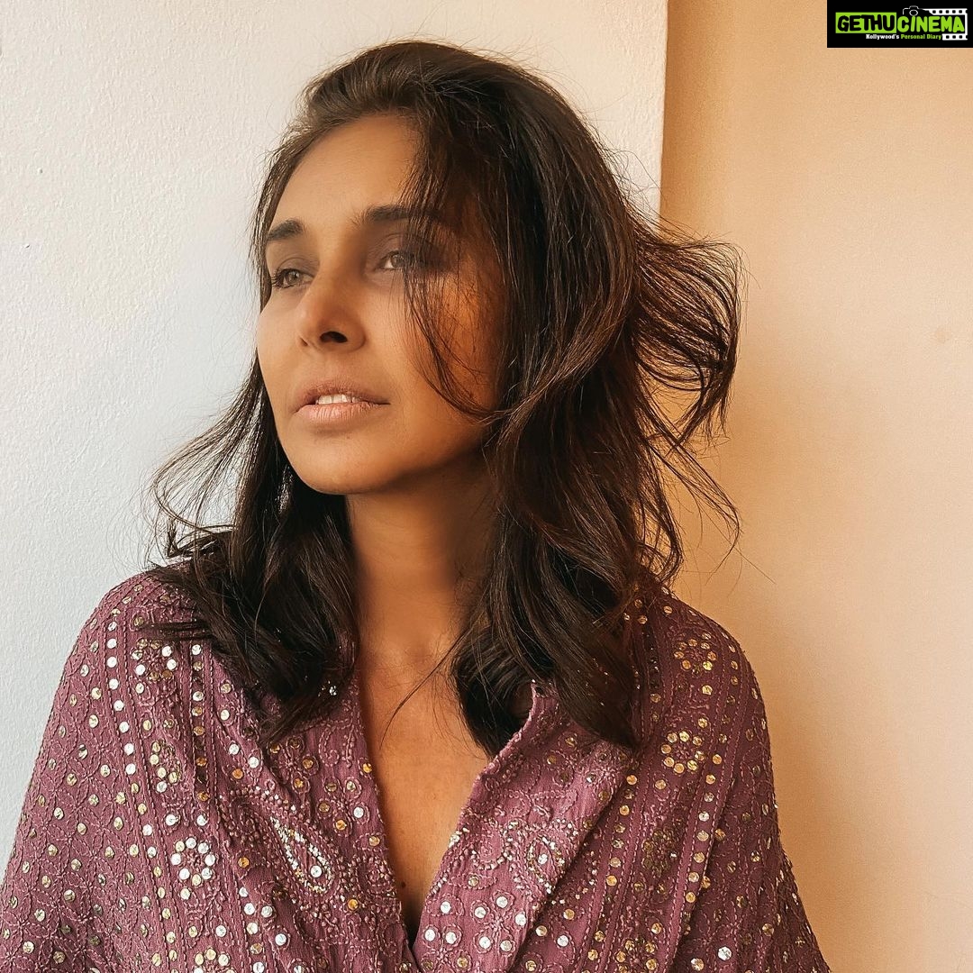 Lisa Ray Instagram - Spontaneous ‘predicting the future’ themed home shoot triggered by this regal purple chikankari cape by @azzuraofficial There’s never been a more appropriate time to pull on a sparkly garment and attempt to prophesize the future than now. No qualifications required. We’re all just stardust and interstellar debris, with a heavy dose of emptiness. We are all fortune tellers, shooting in the dark.