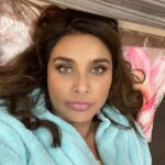 Lisa Ray Instagram – Of every cultural demographic, I think I like middle aged women best. Especially when they post- as I have here- unrepentant ‘save me’ photos from a set. 
.
Middle aged women will tell you like it is: night shifts are a cruel and unusual punishment for anyone over 23.