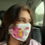 Lisa Ray Instagram - Cute mask alert. Thank you @picchika for this hand painted floral wonder. Brightens up this rainy day in #Singapore. A reminder not to complain that rain follows sun, follows rain. Can’t wait to slip into the gorgeous sari you sent this weekend. #wearadamnmask