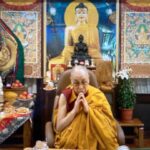 Lisa Ray Instagram - H.H. Dalai Lama leading a ceremony for cultivating the awakening mind. Live streaming from Dharamsala. Go to the Dalai Lama’s official website to watch the ceremony on the auspicious occasion of Saka Dawa - celebrating Shakyamuni’a birth, enlightenment and parinirvana 🙏🏼 #MayAllBeingsBeHappy #Bodhichitta