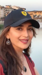 Madhuri Dixit Instagram - 🚆🤪