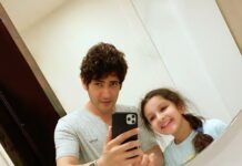 Mahesh Babu Instagram - Finding our reflections!! Mastering the mirror selfie with @sitaraghattamaneni ❤️❤️❤️