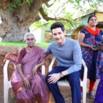 Mahesh Babu Instagram – It’s amazing how love transcends through ages… Humbled to see & feel that kind of love coming from someone generations apart from mine❤ The love from my fans has always overwhelmed me but 106-year old Relangi Satyavati garu coming all the way from Rajahmundry to bless me has touched every corner of my heart. Glad I could make her happy but in all honesty, I am happier than her.  God bless her! 😊
Feeling happy, blessed & grateful for all this love🙏
#blessedencounters
