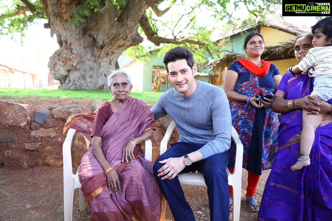 Mahesh Babu Instagram - It's amazing how love transcends through ages... Humbled to see & feel that kind of love coming from someone generations apart from mine❤ The love from my fans has always overwhelmed me but 106-year old Relangi Satyavati garu coming all the way from Rajahmundry to bless me has touched every corner of my heart. Glad I could make her happy but in all honesty, I am happier than her. God bless her! 😊 Feeling happy, blessed & grateful for all this love🙏 #blessedencounters