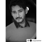 Mahesh Babu Instagram - Love your style of work :) Shooting with you is super fun as always... Enjoyed the super special Maharashtrian lunch 😊😊 #Repost @avigowariker ・・・ ‪#PostPackUpShot with the SuperCharming, SuperFast SuperStar..... 🤟 @urstrulymahesh . . . . #ShootDiaries #Photoshoot #Superstar #MaheshBabu #Monochrome #BlackAndWhite #HumanEffect #Framing #Composition #InstaDaily #POTD‬