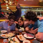 Mahesh Babu Instagram - Dinner with the gang!! ♥️♥️♥️ #familytime #bonappetit