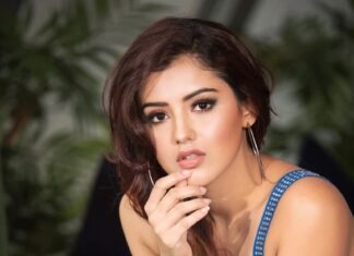 Malvika Sharma Instagram - Everything you want in the world is just one step away, you just have to figure out which direction to step in. 🤷‍♀️ @helo_indiaofficial @mysouthdiva_calender