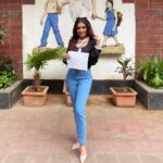 Malvika Sharma Instagram - Happy Advocate’s Day! Tributes to the former President of India 🇮🇳 and an eminent Lawyer Dr Rajendra Prasad on his birth anniversary! Here I am Finalllyyyyyyyyyy holding my LLB degree... I couldn’t be more proud of myself! Greetings to all my friends in the legal fraternity on the occasion of Advocate’s Day! #advocatesday #drrajendraprasadbirthanniversary #lawyer #graduated🎓 #malvikasharma #malvikasharmaofficial