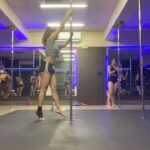 Malvika Sharma Instagram – Miss my pole sessions 😬
@aarifa.pole.burnt ❤️