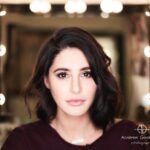 Nargis Fakhir Instagram - “What we see depends mainly on what we look for. “ ... ‪#PostPackUpShot with @avigowariker #makeup @inherchair