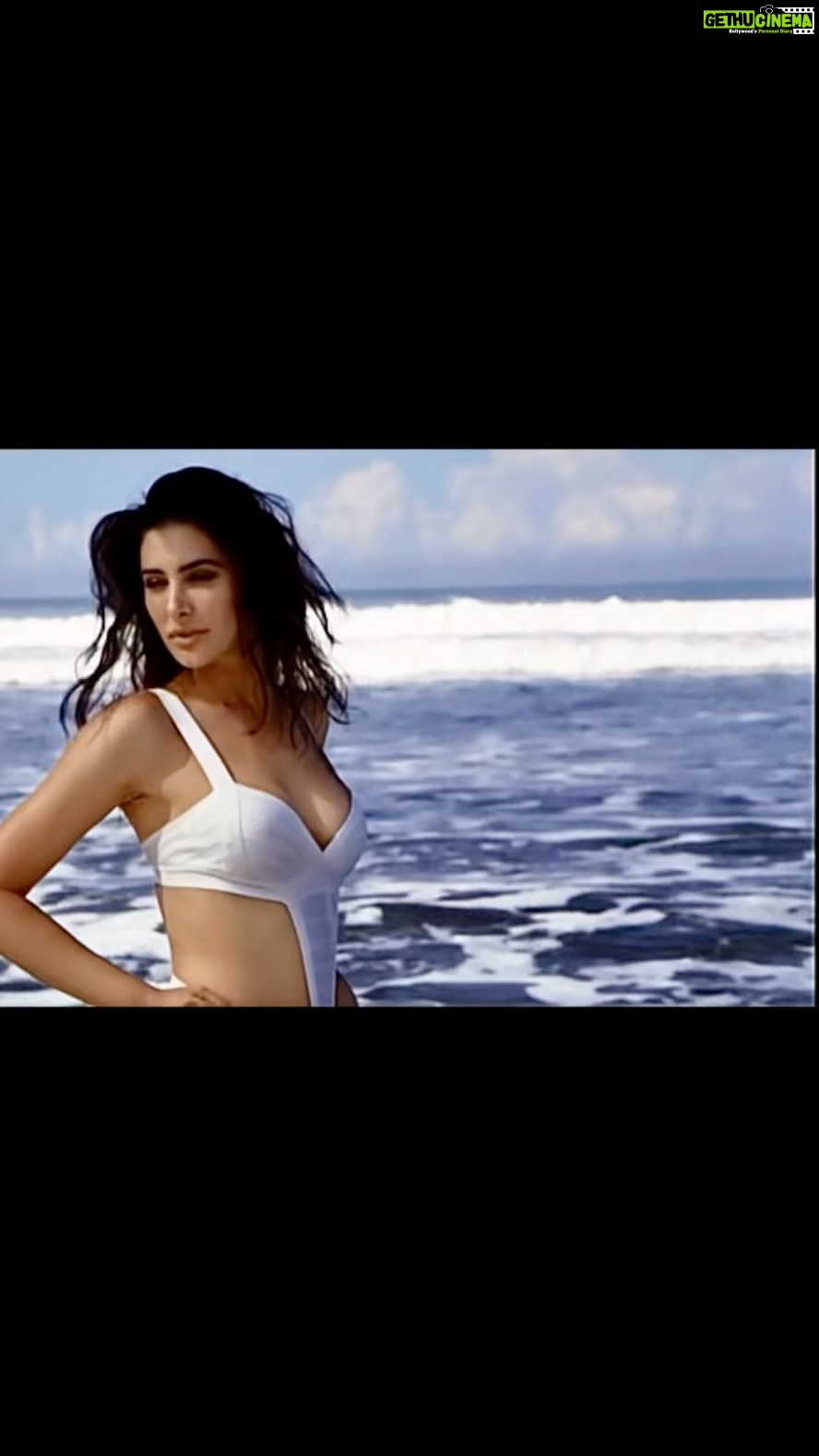 Nargis Fakhir Instagram - Soon you will realize that many people will love the idea of you but will lack the maturity of handling the reality of you. . . . Too many people are focused on the outside of a human & create a fantasy of who they are, then become disappointed with the person when they don’t live up to that fantasy that was created. To love surface will only last so long as we all will grow old and wrinkly. Love deeper for that will last a life time . #soul #soulmates #peace #love #happiness
