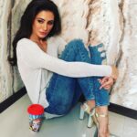 Nargis Fakhir Instagram – Check out my @roposolove account for my look. #fashiondiaries #casual #getmylook