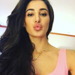 Nargis Fakhir Instagram – Good night 😘 sweet dreams♥️