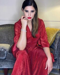 Nargis Fakhri Instagram - Feeling a little snackish. .
.
.
.
👗 @namratajoshipura .
👠 @aldo_shoes .
💍  @diosaparis .
💄 @makeupbyannalia .
Styled by @mahakbrahmawar .
Assisted by @srish_27