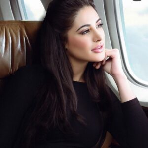 Nargis Fakhri Instagram - We do not learn from experience. We learn from reflecting on experiences. Have you took time to self reflect today? 🧐 . #reflection #selfreflection #realization #selflove #experience #lifeexperience #life #live