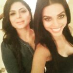 Natasha Suri Instagram - On the sets of film #KingLiar...With the fab actor Asha Sharath chechi...Love her!!