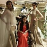 Natasha Suri Instagram – #natashasuri#archanakochhar#newyorkfashionweek#makeinindia#ahimsasilk#model#makeupbygurpreetghura