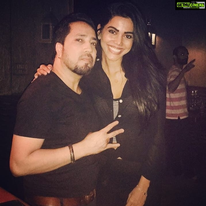 Natasha Suri Instagram - Happy birthday to my friend and producer, the large-hearted, kind and fearless Mikaji..King of Hindi Pop music @mikasingh💃 Wishing you the best in life. Keep shining. Keep rising. Have the best year ever. 😊🌻🎂🥂🍾🌈🔥