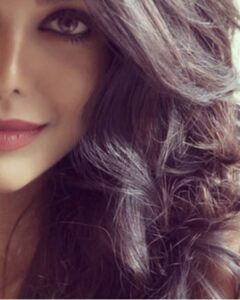 Natasha Suri Instagram - Happy Sunday #natashasuri