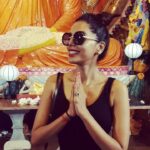 Natasha Suri Instagram - Gangaramaye Buddhist temple in Colombo