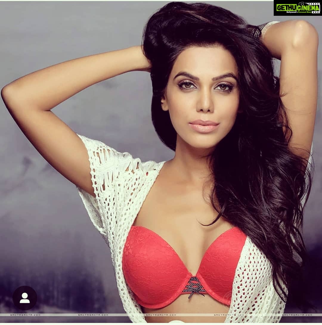 Natasha Suri - 7.1K Likes - Most Liked Instagram Photos