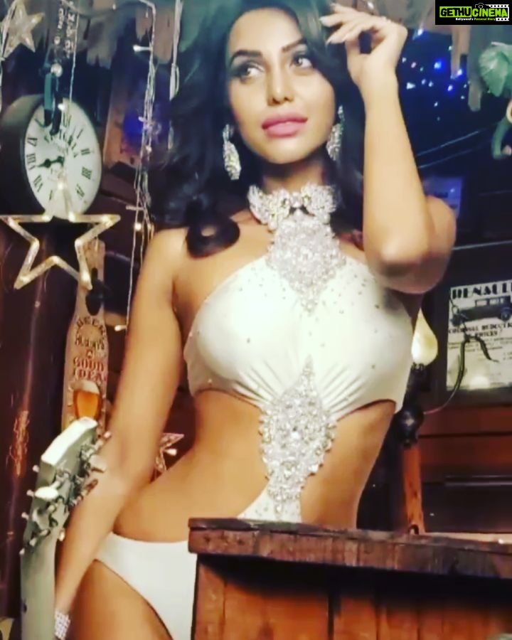 Natasha Suri Instagram - Coming up.. Shot by @haiderkhanhaider Styled by @retesh_retesh