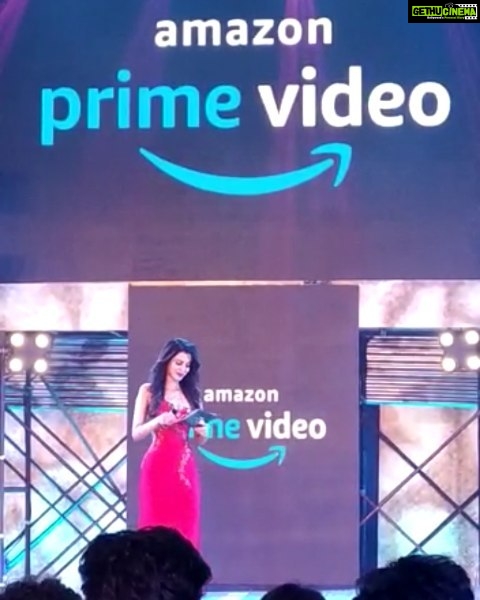 Natasha Suri Instagram - Hosted the grand reveal of the Amazon Prime Video event last evening with the daredevil Akshay Kumar displaying his signature daredevilry on stage. Such a kickass event!! #NatashaSuri @amazonprimevideo @wizcraft_india