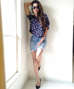 Natasha Suri Instagram - Wearing this cool denim summer skirt with a polka dot crop shirt, both by @dealjeans 
Get yours soon...!!💗
