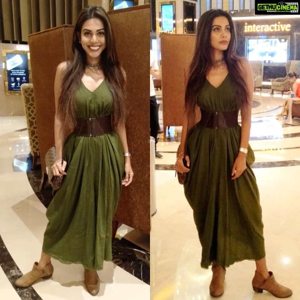 Natasha Suri Instagram - Event alert! Styled by @afshanvirani Outfit by @thesufistudio