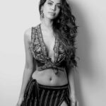 Natasha Suri Instagram - Shot by @amitkhannaphotography Make up by @neerajnavare.makeupartist Hair by @kjaspal #natashasuri