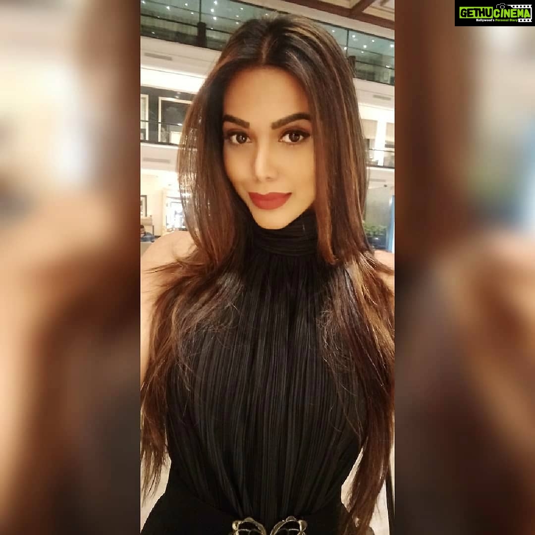 Natasha Suri Instagram - Let's have a great day..❤️ #natashasuri