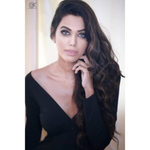 Natasha Suri Instagram - Shot by @amitkhannaphotography 
Make up by @neerajnavare.makeupartist 
Hair by @kjaspal 
natashasuri