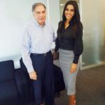 Natasha Suri Instagram - This inspirational gentleman!! Wonderful to meet & spend time with the noble & inspirational Mr Ratan Tata. So much to learn from him.❤️ #RatanTata #Sir #inspiration #natashasuri