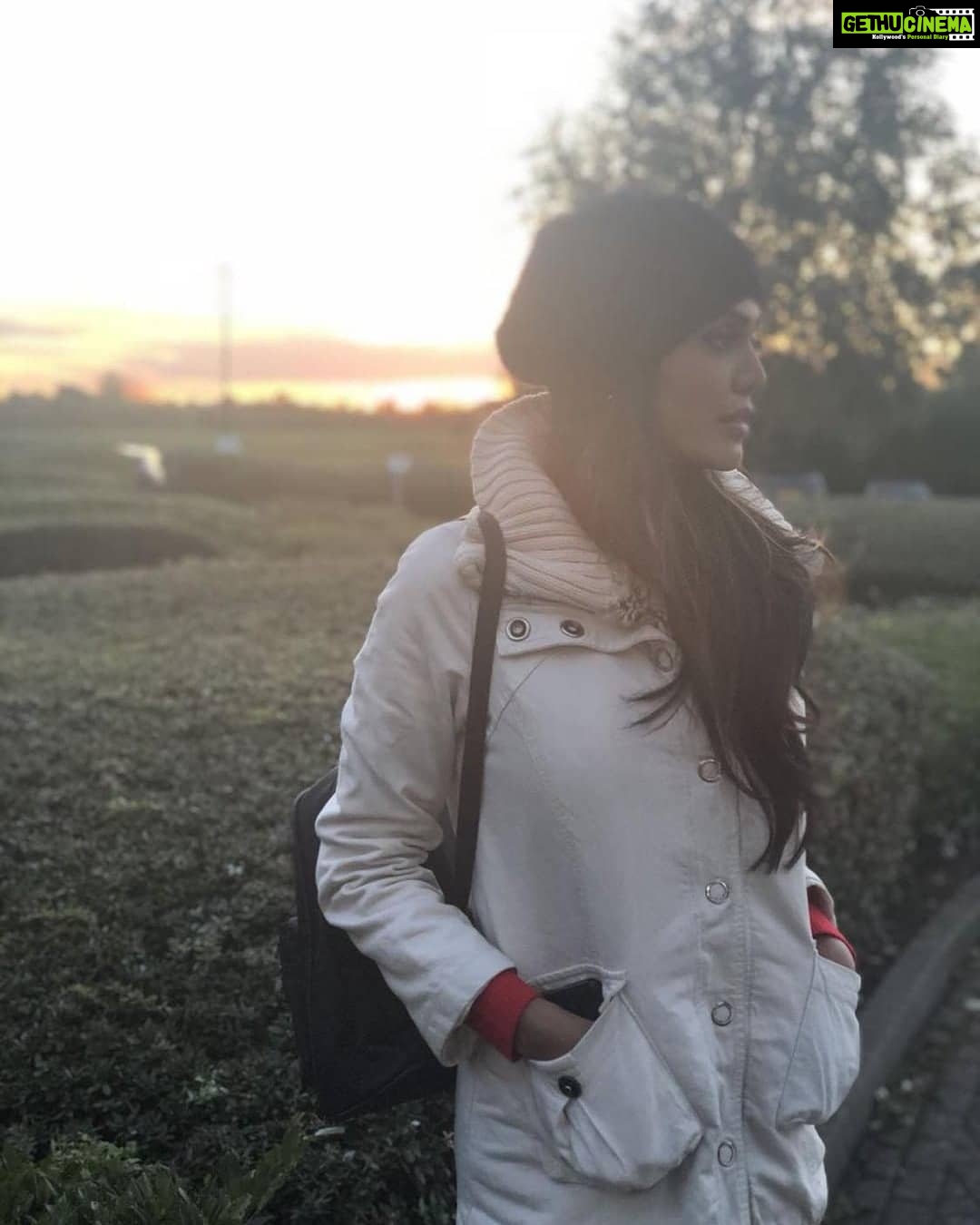 Natasha Suri Instagram - When the Sun shines outta my cerebrum!! London, United Kingdom