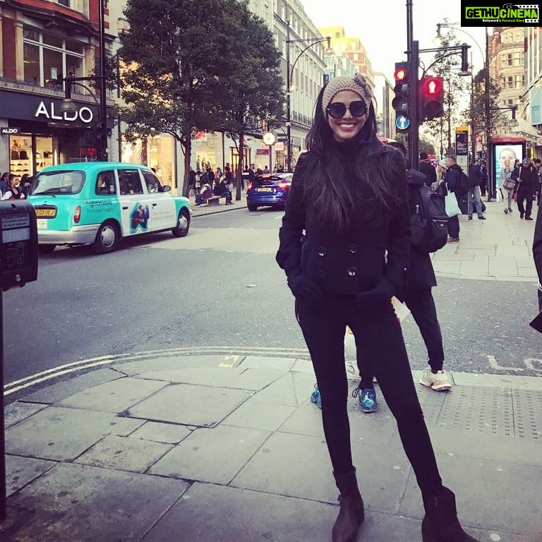 Natasha Suri Instagram - London diaries Sept 2018' Oxford Street