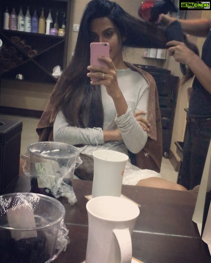 Natasha Suri Instagram - Getting my hair blow dried twice a week is therapy for me. Love a ‘good hair’ day!! PS: I carried a box of Jamuns (which you can see in the frame) to munch on whilst the session.🤣