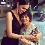 Natasha Suri Instagram - Granny love!!❤️ She has played such an important role in mine and my sisters’ lives. She was a true companion to my mother and raised us alongside Mom like a second parent. 🙏🏼 I bow to you Heeraji..! ( we call her that since we were born) Immense gratitude to you for your unconditional love. We must have done something good in life to have you in our lives!🙏🏼