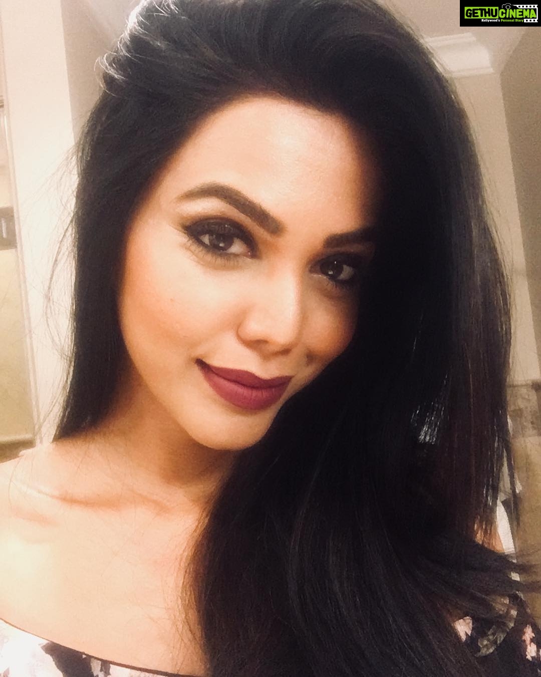 Natasha Suri Instagram - Lets welcome the week!! Monday mania!!💃🏽💃🏽💃🏽
