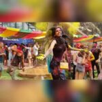 Natasha Suri Instagram - Holi 2018’ at the ‘Times Holi Party’ in Mumbai. I absolutely love Holi, its one of my favourite Indian festivals. Just got my hands on this video, hence posting now. Even though I am late by a week to upload this, I say happy memories are never outdated! These fab shots taken by #atulkasbekar on the new @samsung_s9_new @samsungindia @samsungmobile #NatashaSuri #TimesOfIndia #TimesHoliParty #samsungindia #samsunggalaxys9 #s9 #GalaxyS9 #TheCameraReimagined