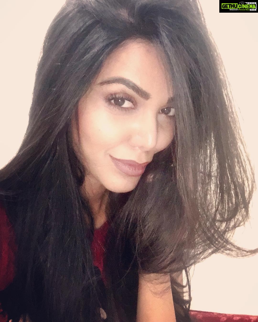 Natasha Suri Instagram - Happy Women's Day, today & everyday! I was raised amongst women & by women. It filled my life with deep rooted gentle strength & unconditional pure love. Appreciate & honour the feminine energy of the world..! She will multiply the love manifold & shower it back on you. Thats how the world will flourish better. ❤️ #NatashaSuri