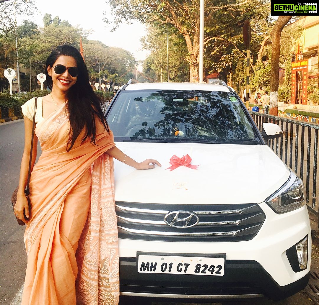 Natasha Suri Instagram - Loving this beauty @hyundaiindia !! Hyundai Creta has been an enormous success in the SUV segment since its launch in the Indian market. It has been the talk of the town simply for what it has to offer in reference to its looks, interior features, great design, excellent performance & the power trains available on this SUV. No wonder it is called #ThePerfectSUV, especially because of its compactness & suitability for Indian roads. My family & I are excited about this new chic SX+(AT) top variant automatic #HyundaiCreta ❤️#NatashaSuri #HyundaiMotors