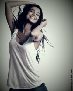 Natasha Suri Instagram - Lets be happy..Happiness is our ultimate goal..!💗
Shot by @luvisrani