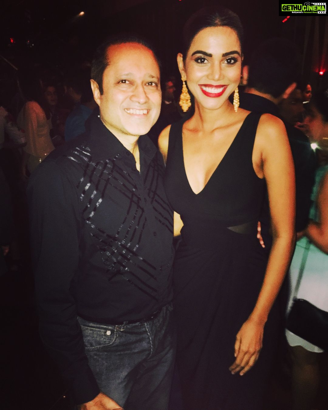 Natasha Suri Instagram - One factor that is common between all the Miss Indias, is this gentleman's vision & belief in the potential & power of Indian women. 'Times of India' has provided a strong platform & voice to women all across the nation to pursue their dreams through the 'Miss India' Pageant. Kudos to the Managing director of the 'Times of India' group Mr Vineet Jain & team! Big hug! #vineetjain12 @missindiaorg @thetimesofindia And once a Miss India, always a Miss India! ๐ #timesofindia #congratulations#missindia#theworldistheoyster#missworld#vineetjain#natashasuri