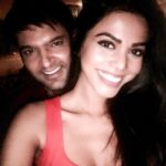 Natasha Suri Instagram - All smiles! About last night! Kapil Sharma is too much fun offscreen too! Congratulations Kapil on your movie 'Firangi' releasing on 1st dec 17' #NatashaSuri #missindia #KapilSharma#acecomedian #actors