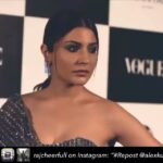 Natasha Suri Instagram - Spot me in this chic promo video! Fab event!! #natashasuri 💃🏽💗 Repost from @rajcheerfull on Instagram ・・・ Here’s a sneak peek from the first ever Vogue Women of the Year Awards 2017. Catch all the action on Colors Infinity and Colors Infinity HD on Sunday, November 19 at 9 pm. Repeat telecast on Monday, November 20 at 10am and Tuesday, November 21 at 7pm #VogueWomenOfTheYear