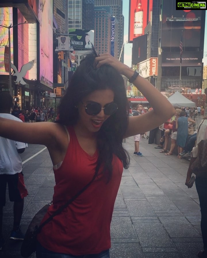 Natasha Suri Instagram - Having spent the last 10 days in New York, makes me realise why it is called the city that never sleeps! Love the energy and spirit of the big apple! Here im at the buzzing and sparkling Times Square! Time Square Steps, NYC