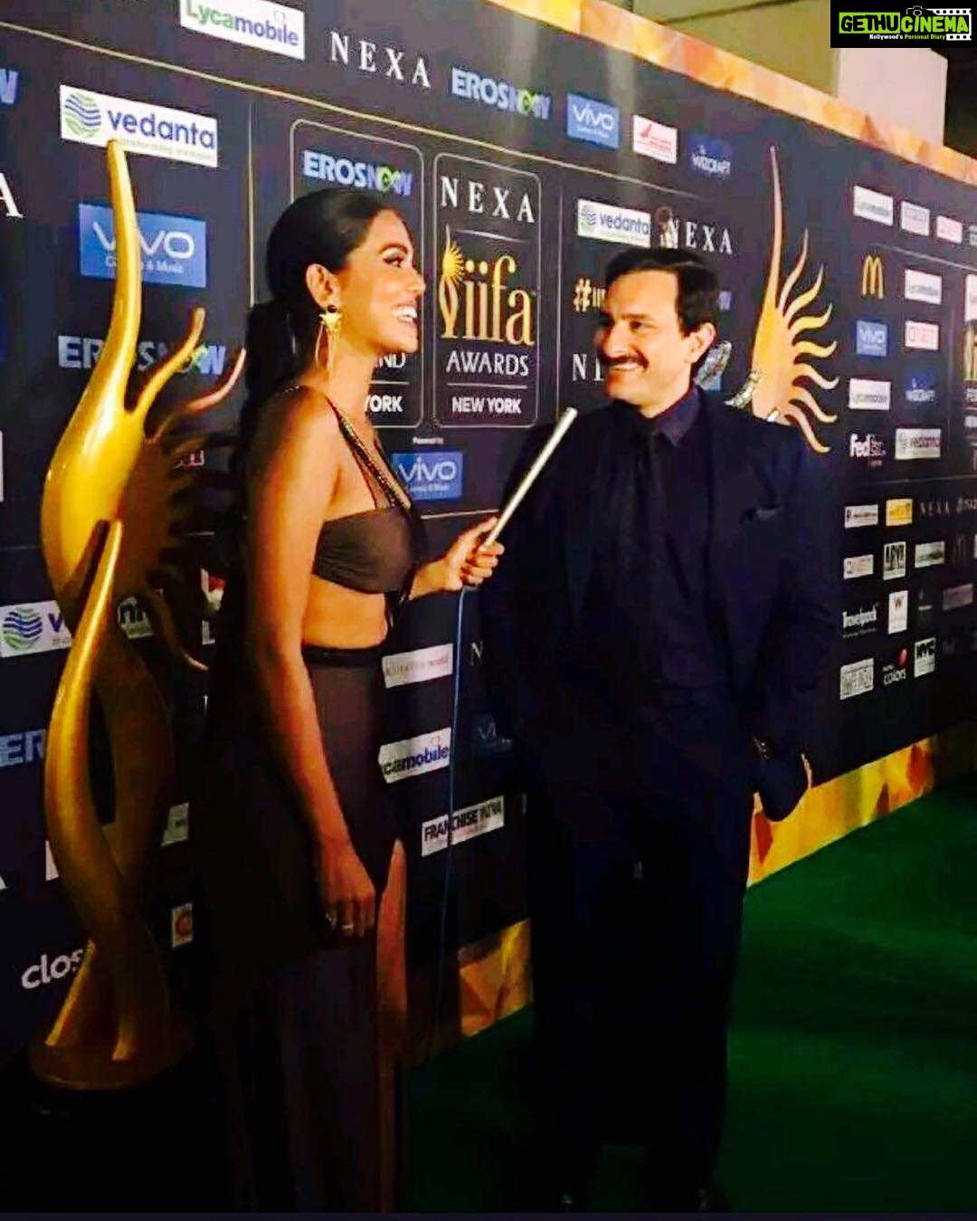 Natasha Suri Instagram - #iifa2017#newyork#greencarpet#host#actor#workmode#natashasuri#saifalikhan is a riot..and so much fun to chat with!